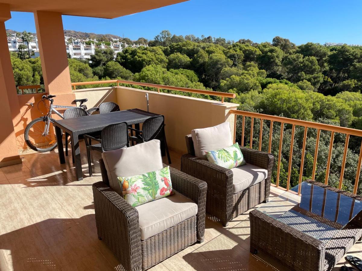 Beautiful Holiday Apartment 2 Bedroom Beach And Pool Malaga Marbella Calahonda Royale Mijas Costa Spain Exterior foto